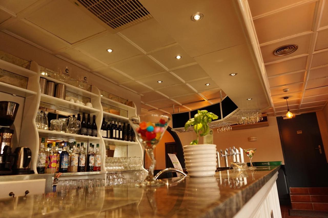 ホテル Le Bistrot D'Orange オランジュ エクステリア 写真